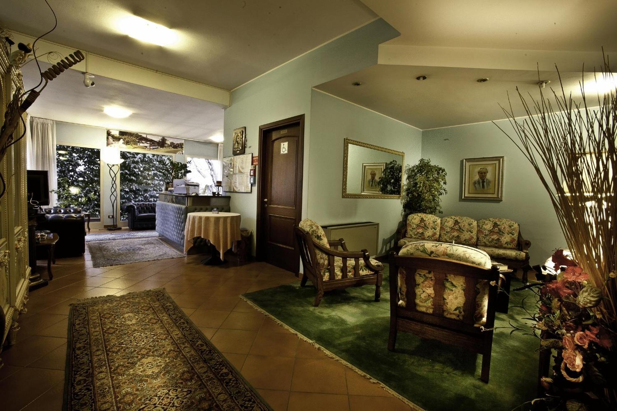Hotel Nastro Azzurro Monguzzo Екстериор снимка