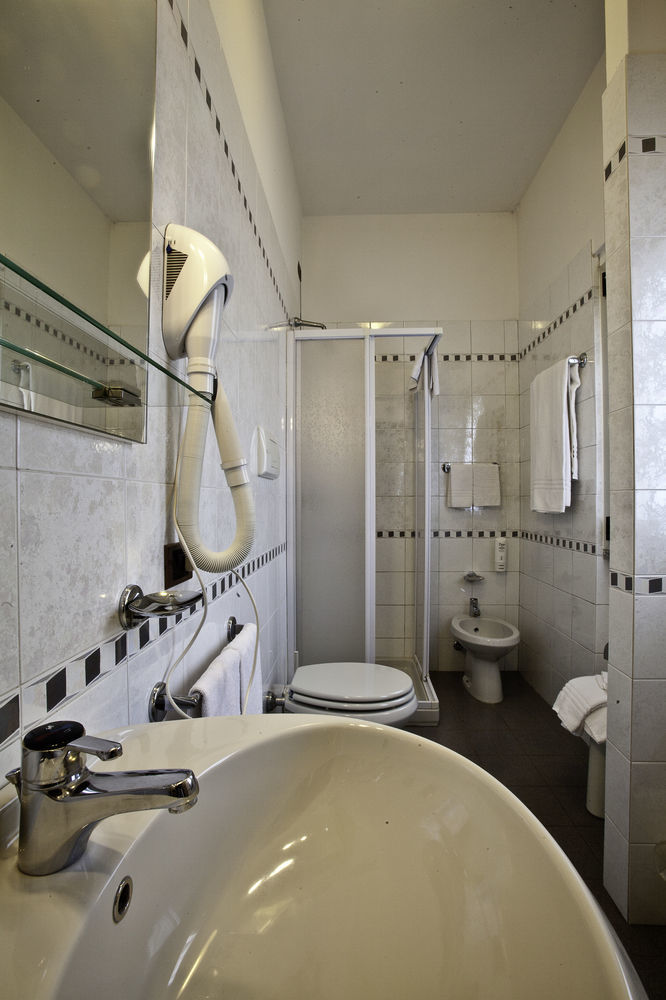 Hotel Nastro Azzurro Monguzzo Екстериор снимка